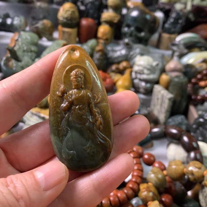 未镶嵌岫岩河磨玉（透闪石质玉）把件