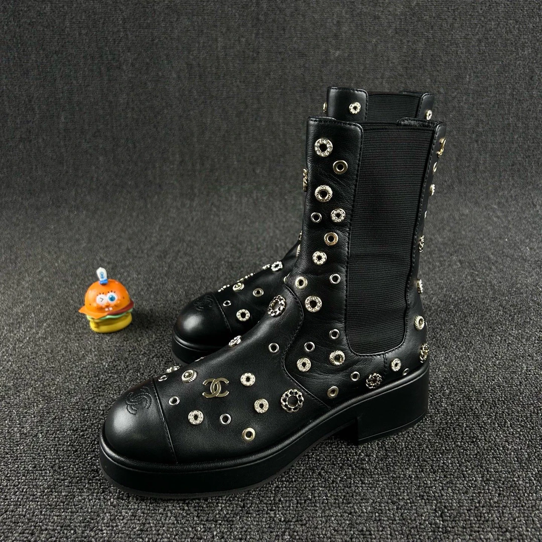 95新 Chanel/香奈儿 黑色重工钉子短靴38码 重工水钻设计 HB4250
