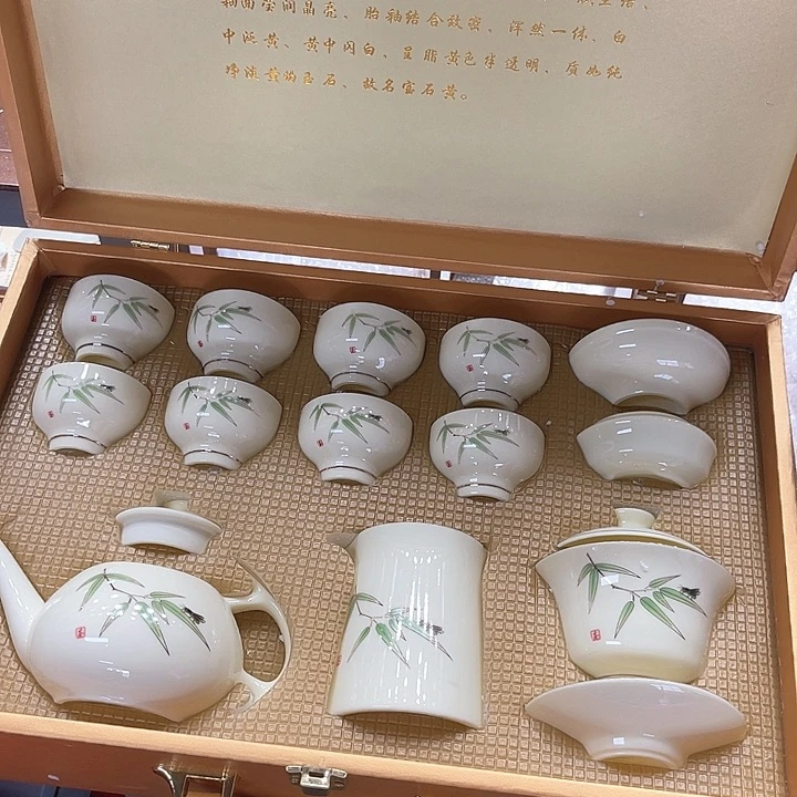 孤品茶具套装等。