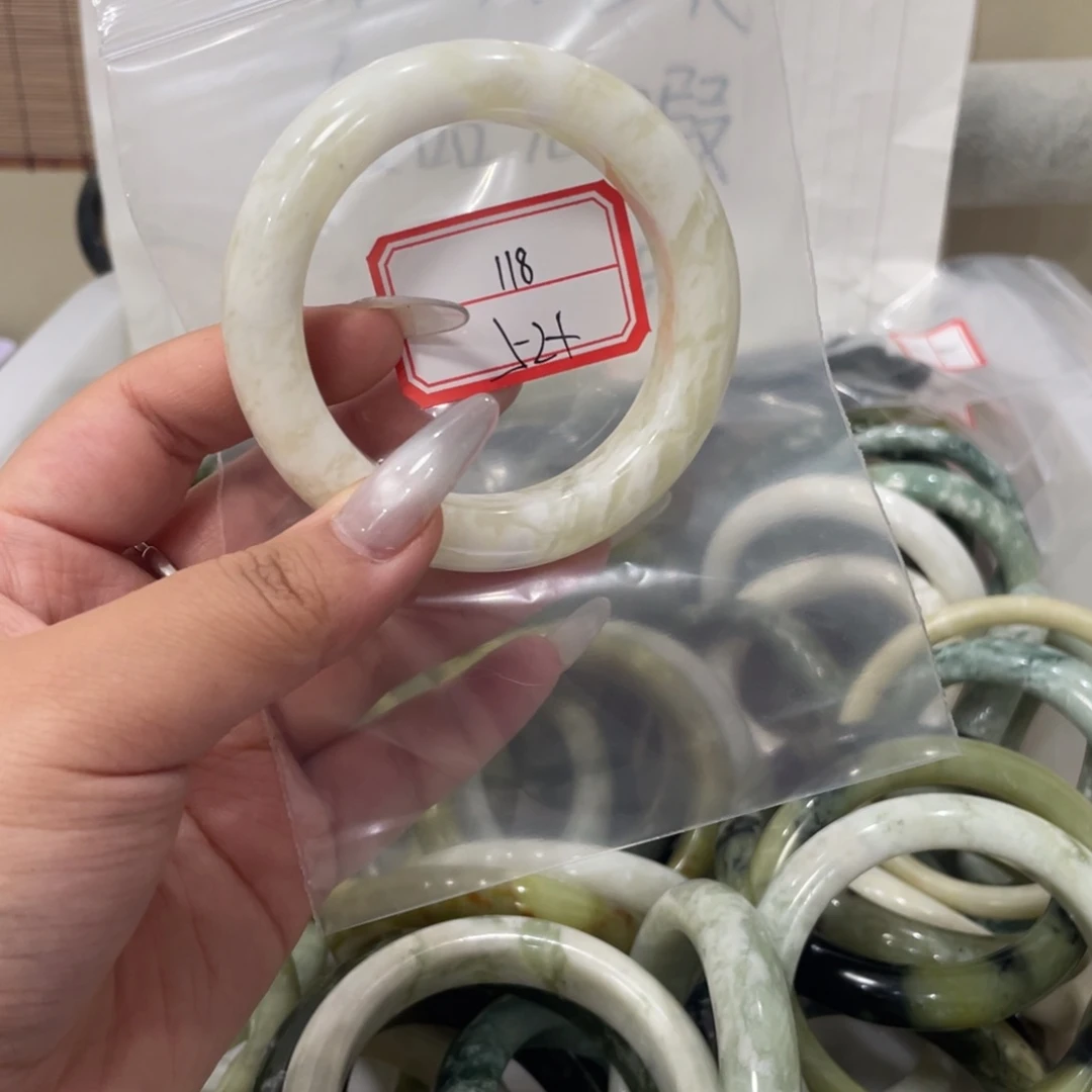 未镶嵌蛇纹石玉手镯