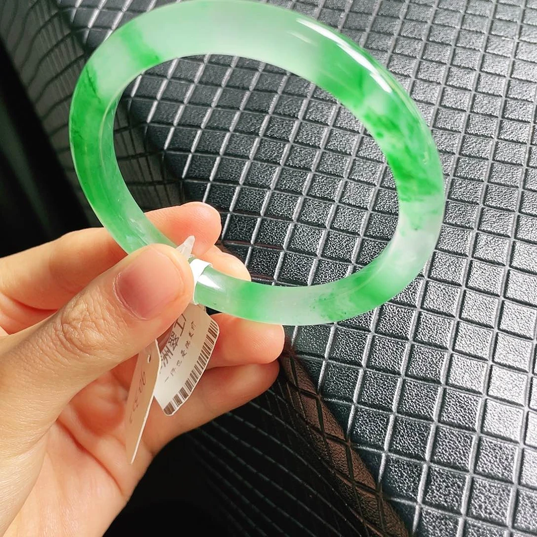 悦****石英质玉未镶嵌手镯54