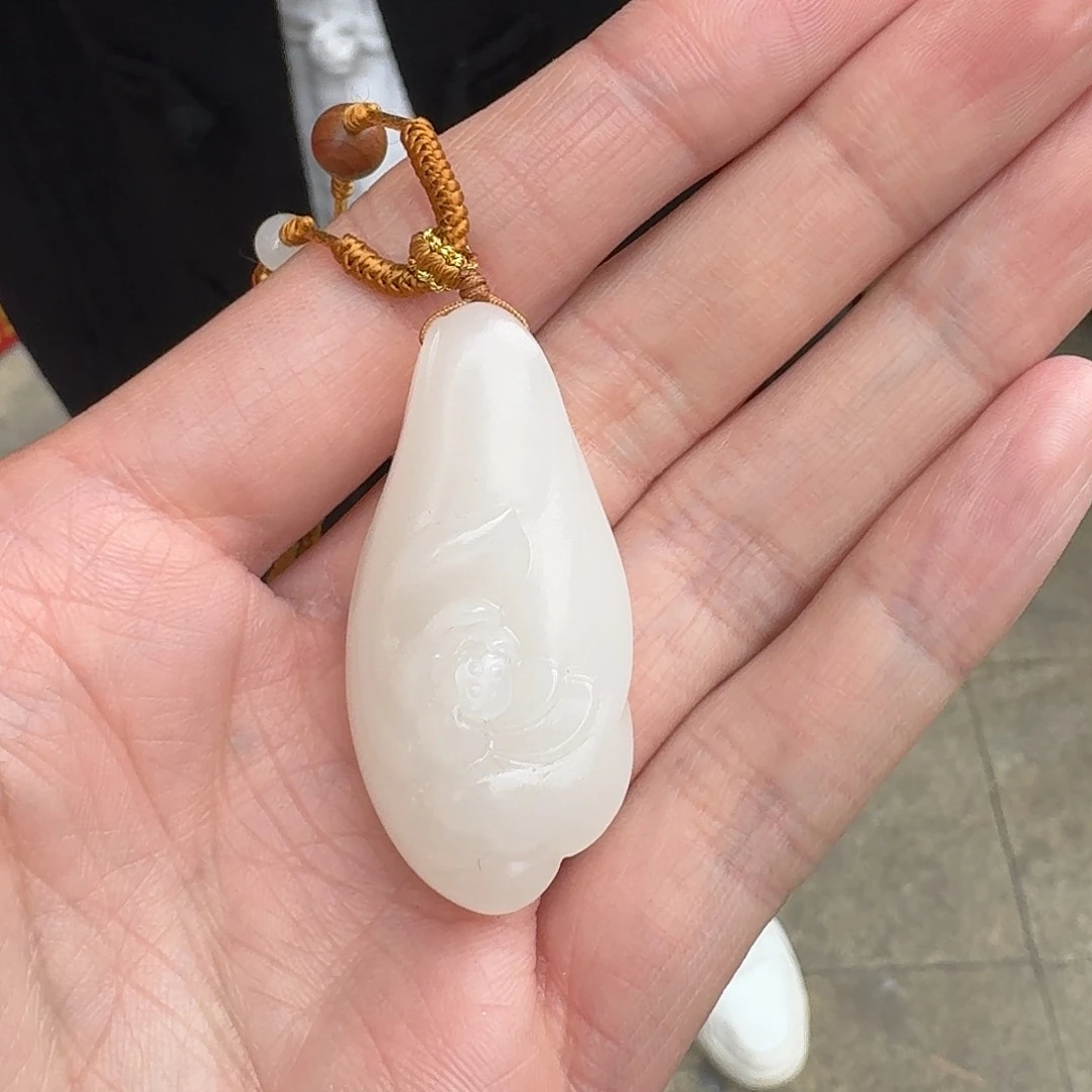 和田玉荷花未镶嵌39瑞姐卡45左右青海料