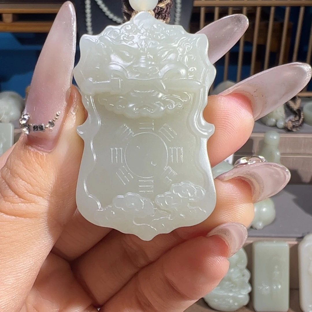 和田玉（糖玉）未镶嵌颈饰