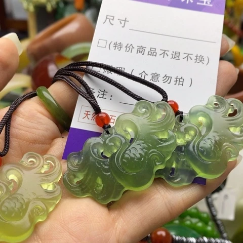 未镶嵌蛇纹石玉颈饰