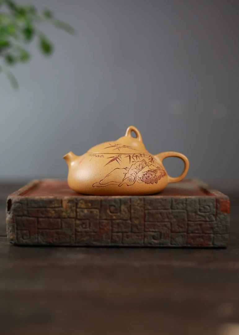 宜兴原矿紫砂壶『太白醉酒』黄金段·120cc