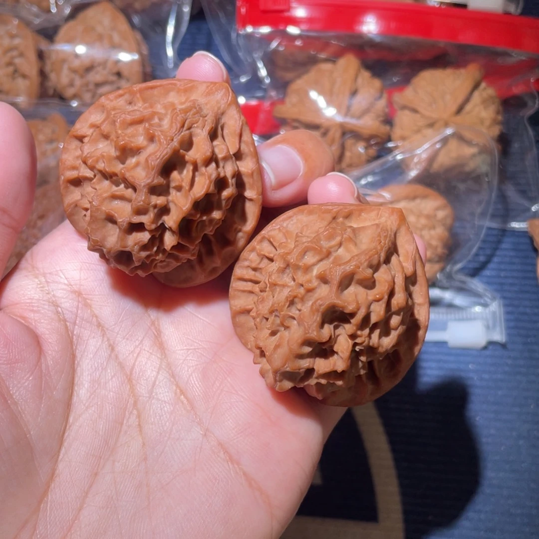 文玩核桃吊坠龙麟43