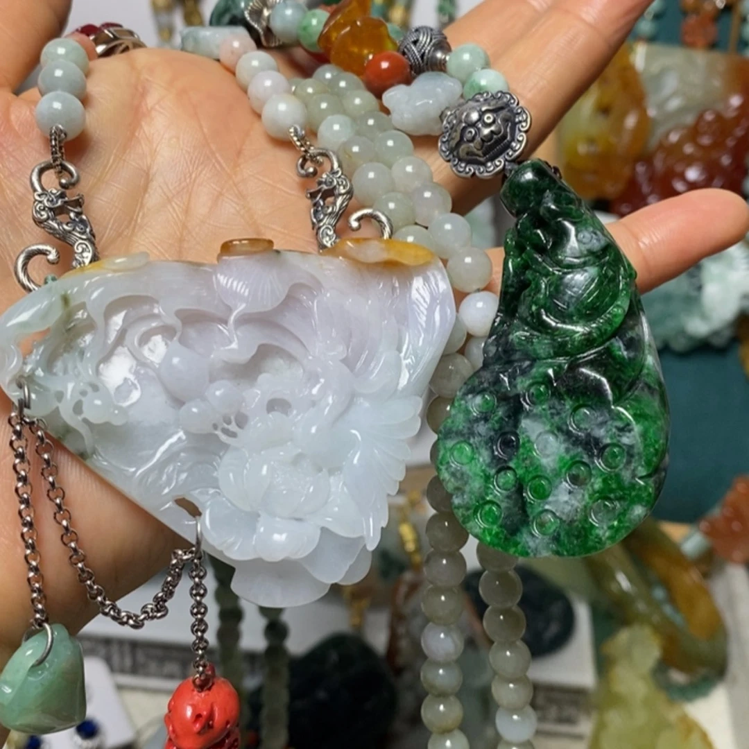 【闪购商品】翡翠吊坠(赠链)未镶嵌小*头