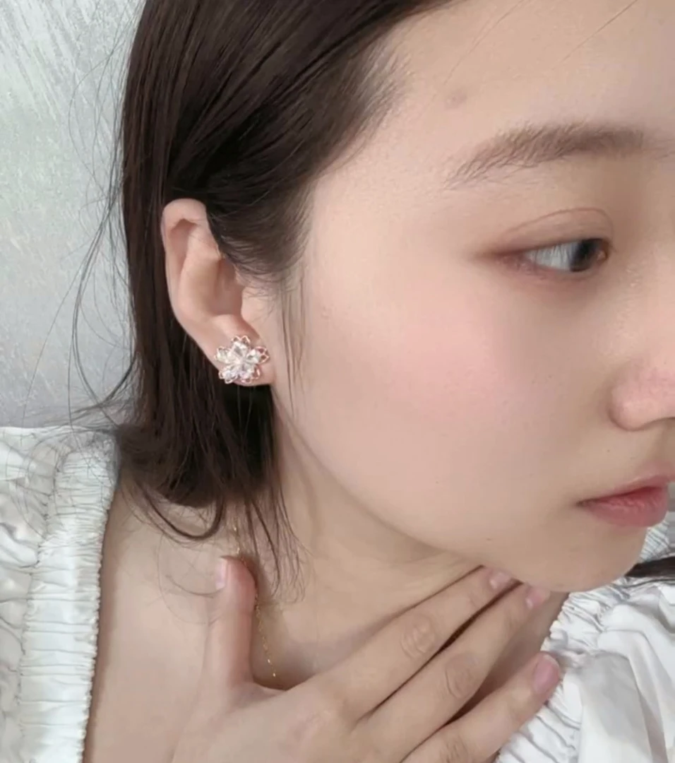铜合金耳饰 五瓣花耳环2025年新款潮网红气质耳钉耳饰