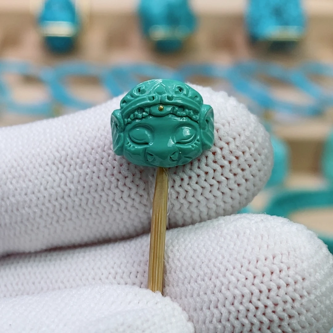 绿松石未镶嵌珠宝奇石