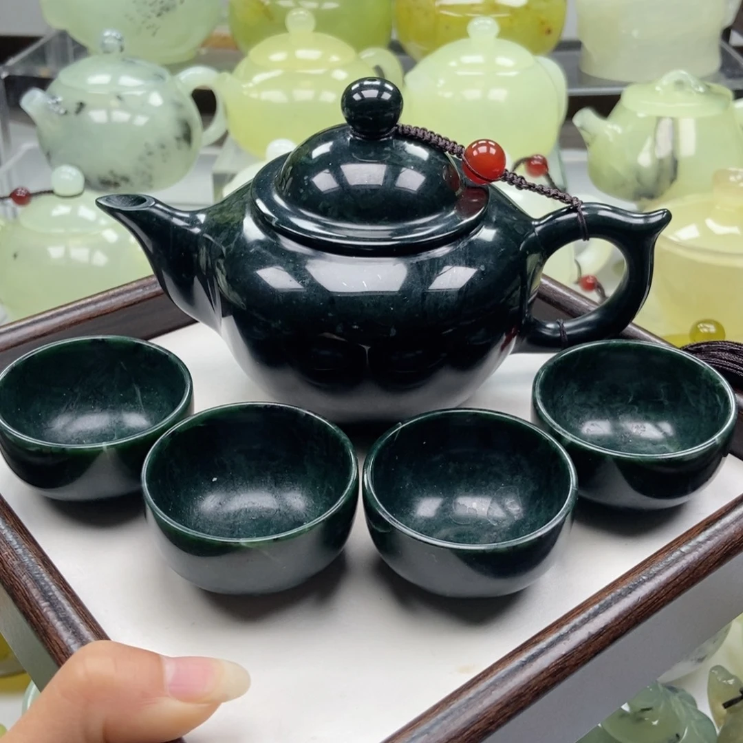 蛇纹石玉未镶嵌壶