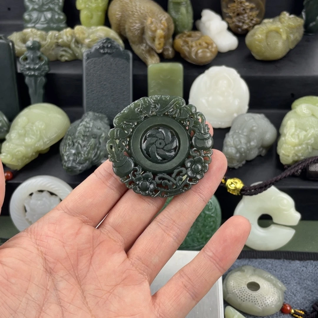 和田玉未镶嵌颈饰