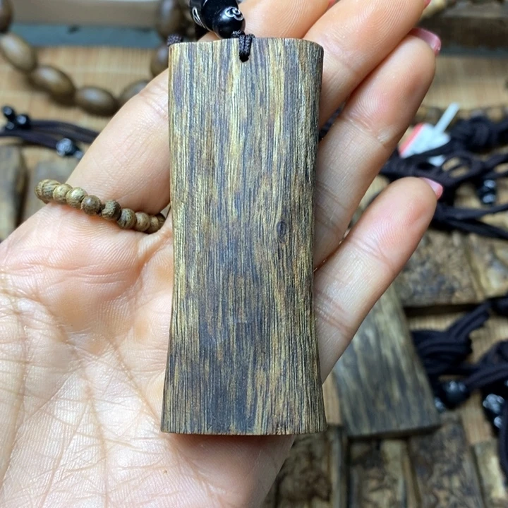 沉香手把件11.7克奇楠沉香素牌吊坠