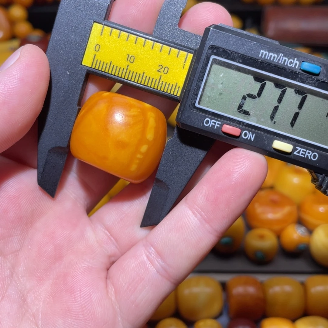 琥珀未镶嵌裸石马蹄