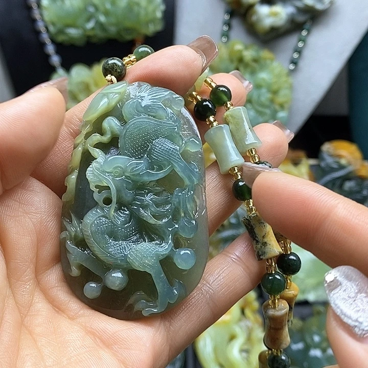 蛇纹石玉未镶嵌挂件一**过