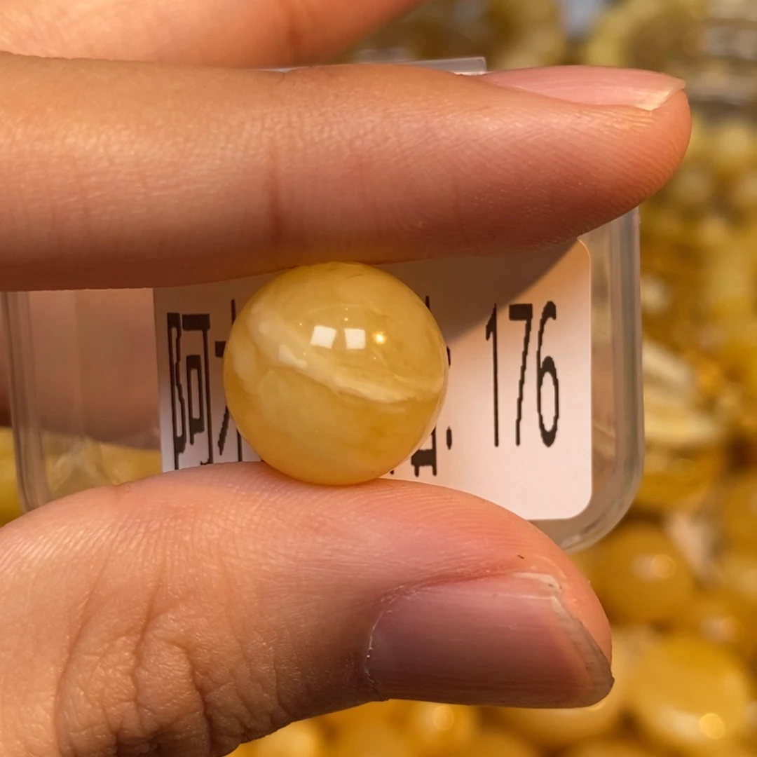 蜜蜡未镶嵌珠宝奇石176