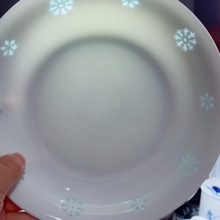 青花玲珑8寸窝盘雪花雕刻