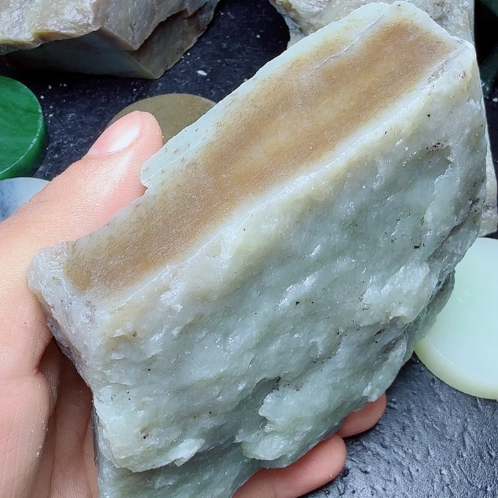 未镶嵌和田玉（糖玉）珠宝奇石