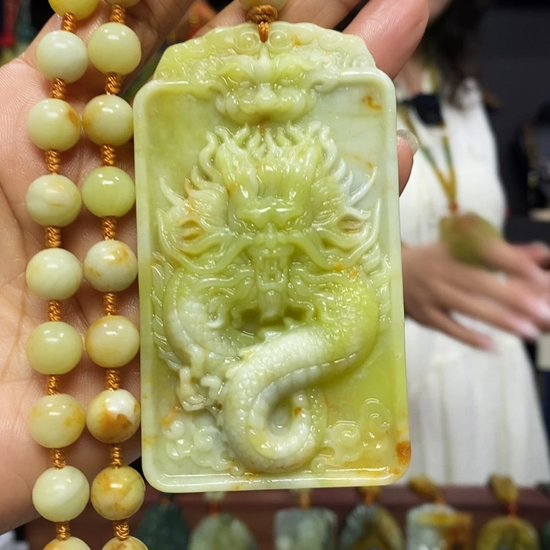 岫玉未镶嵌挂件手链