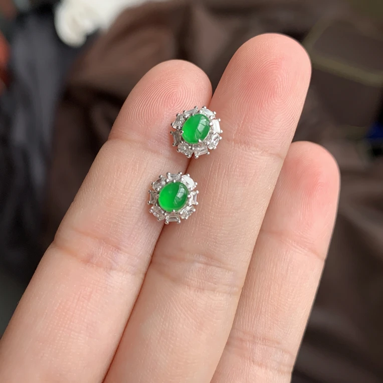 18k金镶天然缅甸a货翡翠辣绿蛋面女士精美耳钉