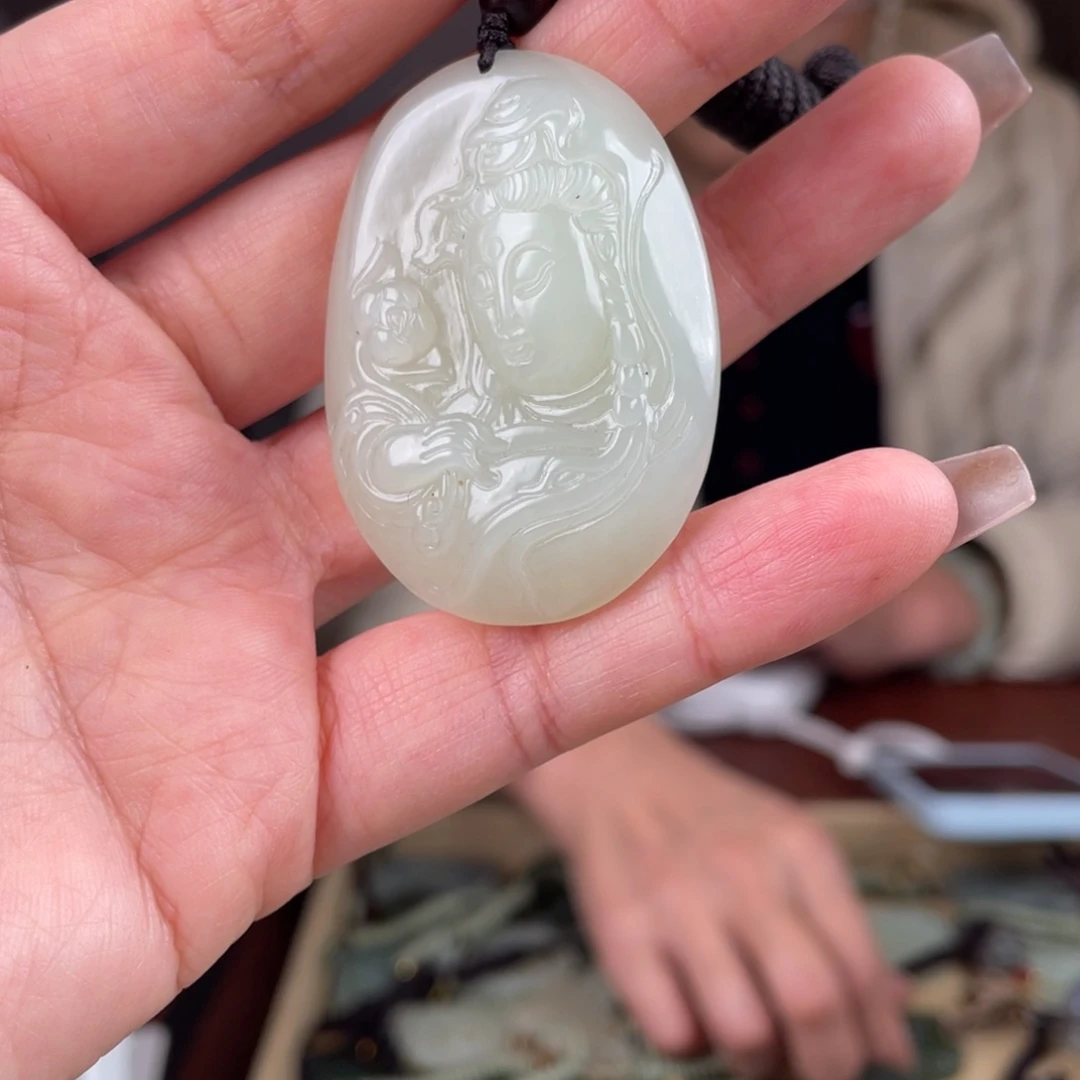 和田玉未镶嵌颈饰