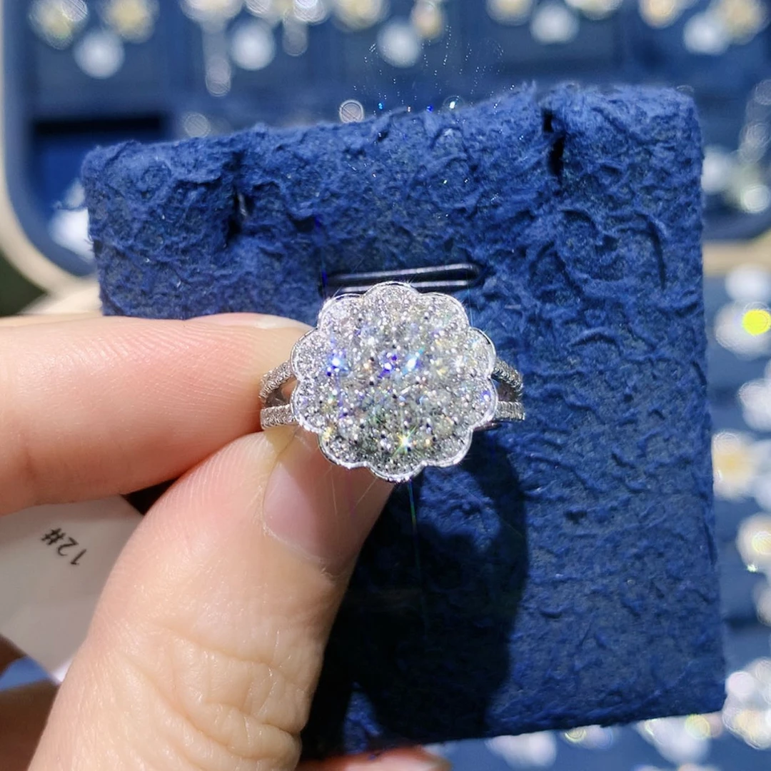 【闪购商品】戒托铂Pt900镶嵌钻石花朵戒指