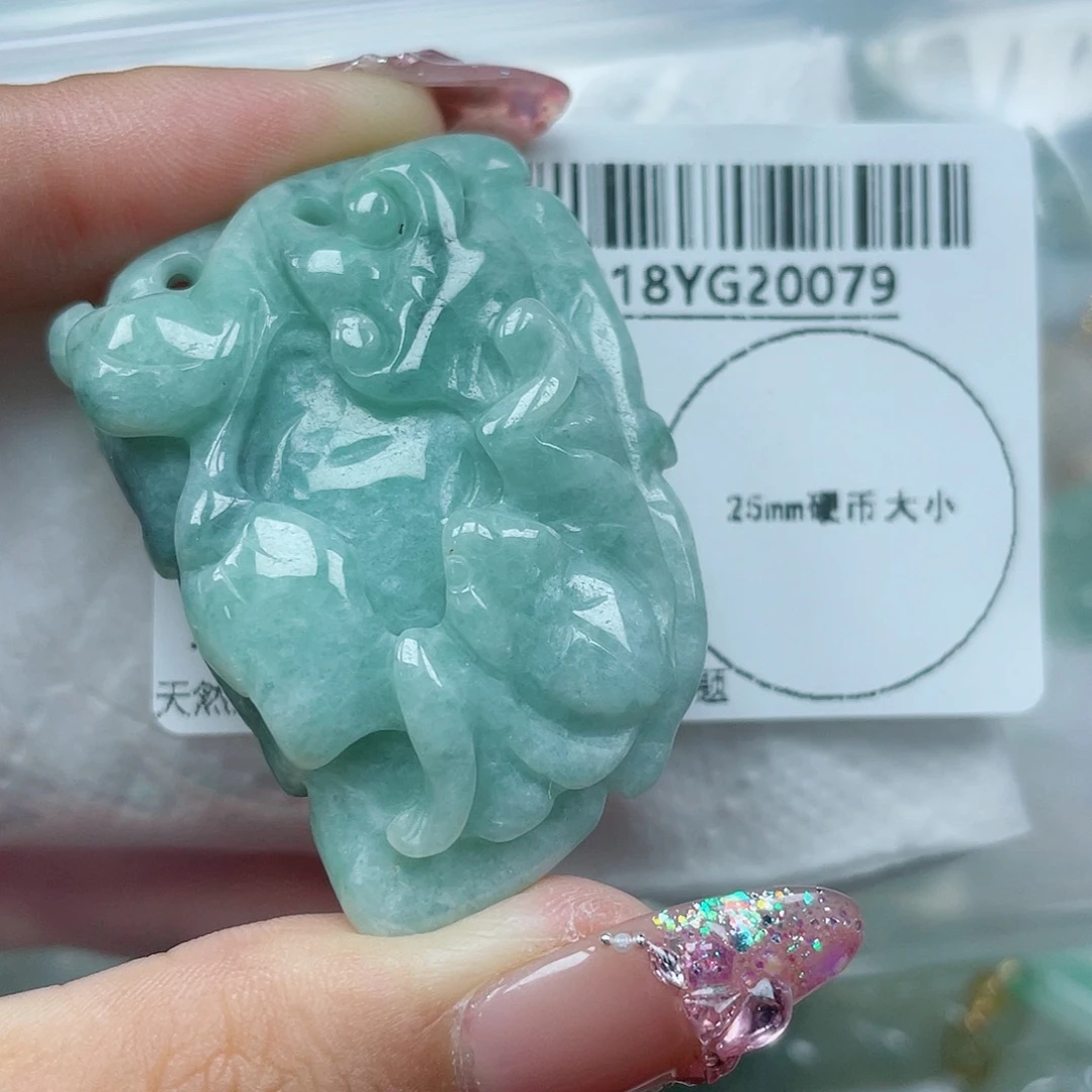 吊坠(不含链)未镶嵌翡翠