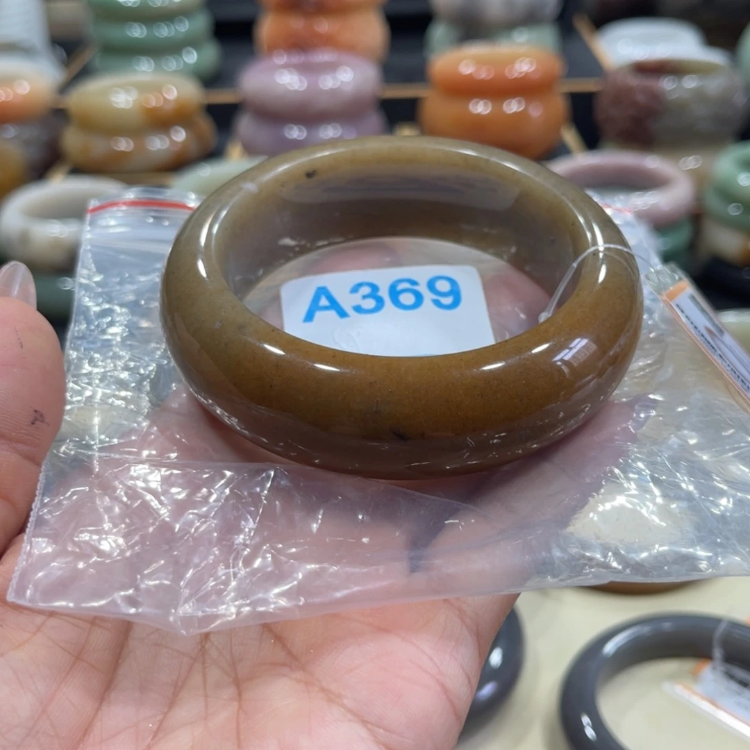 石英岩玉手镯未镶嵌〖**〗