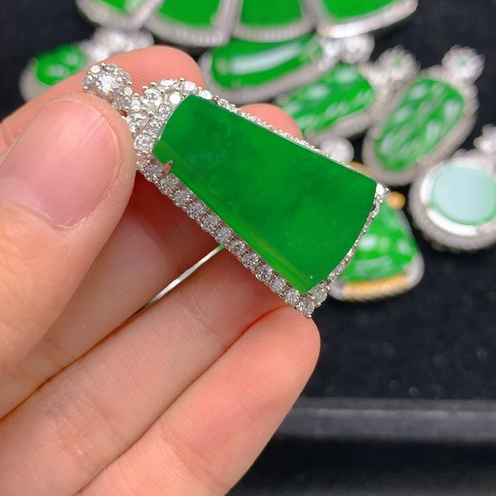 翡翠颈饰银S925镶嵌一个