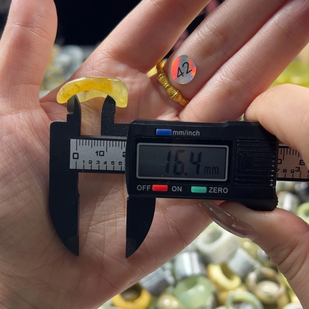 蛇纹石玉未镶嵌戒指
