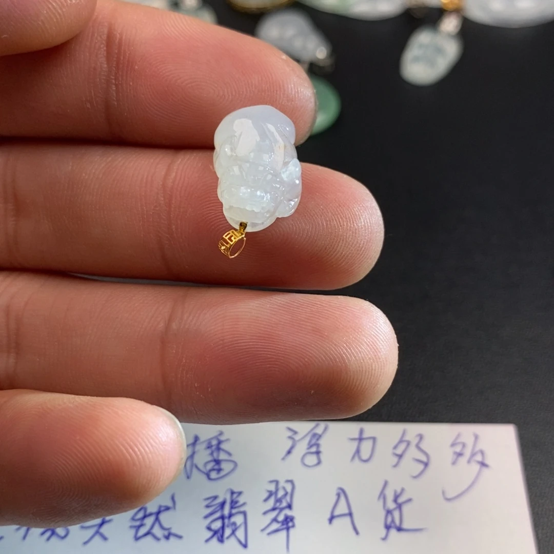 颈饰18K金镶嵌翡翠