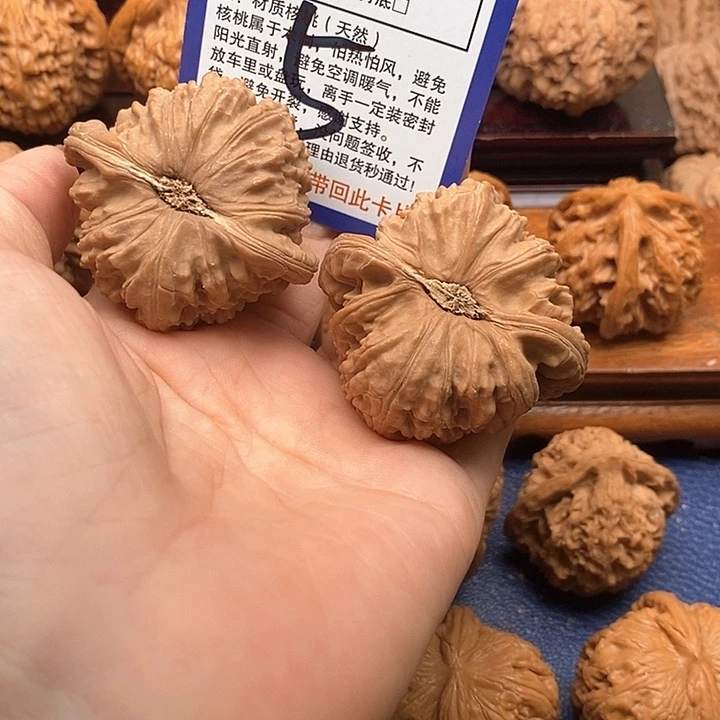 桃核吊坠白狮子头46