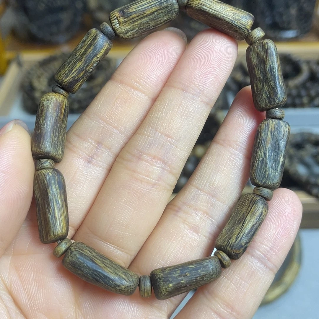 沉香碎屑沉香棋楠沉香老料树心油沉水级花香蜜香