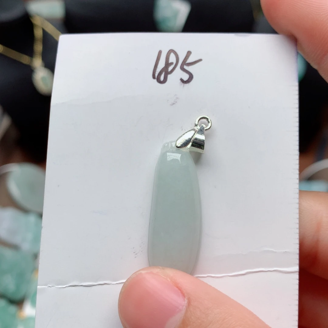 翡翠颈饰合金吊坠