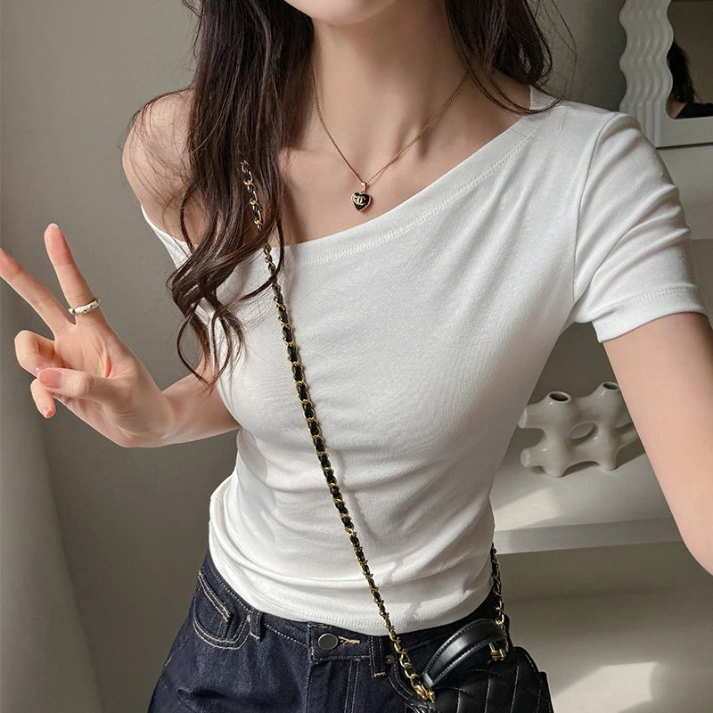 白色性感辣妹一字肩短袖恤女夏小众设计感修身显瘦露肩上衣