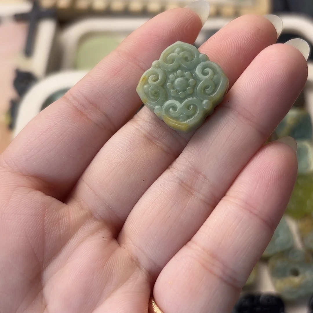 蛇纹石玉合金颈饰