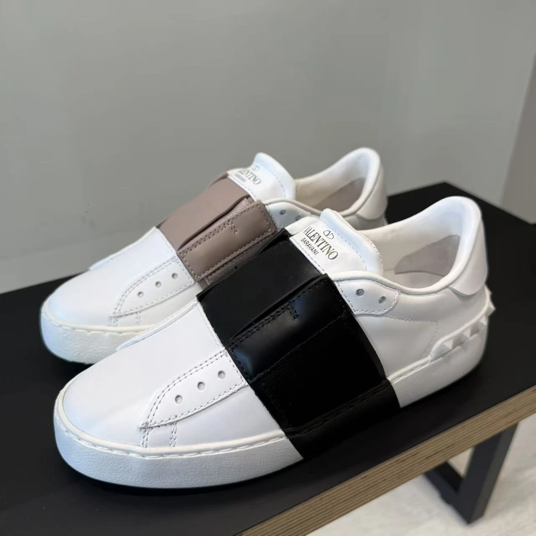 未使用 Valentino/华伦天奴 女鞋拼色休闲运动板鞋多色小白鞋黑白