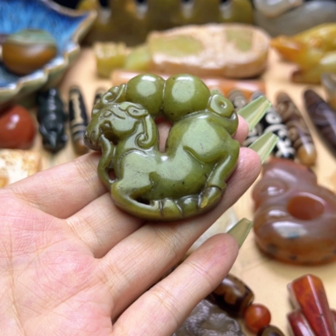 【闪购商品】蛇纹石玉未镶嵌颈饰