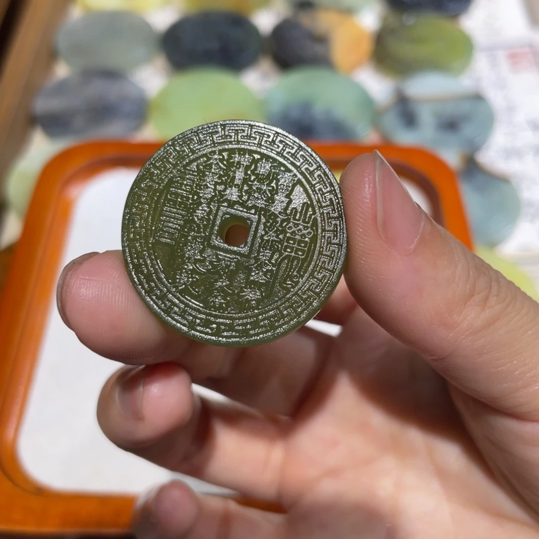 拾***岚岫玉未镶嵌颈饰颈饰