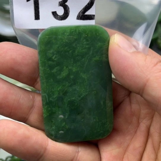 泰***咪和田玉未镶嵌珠宝半成品