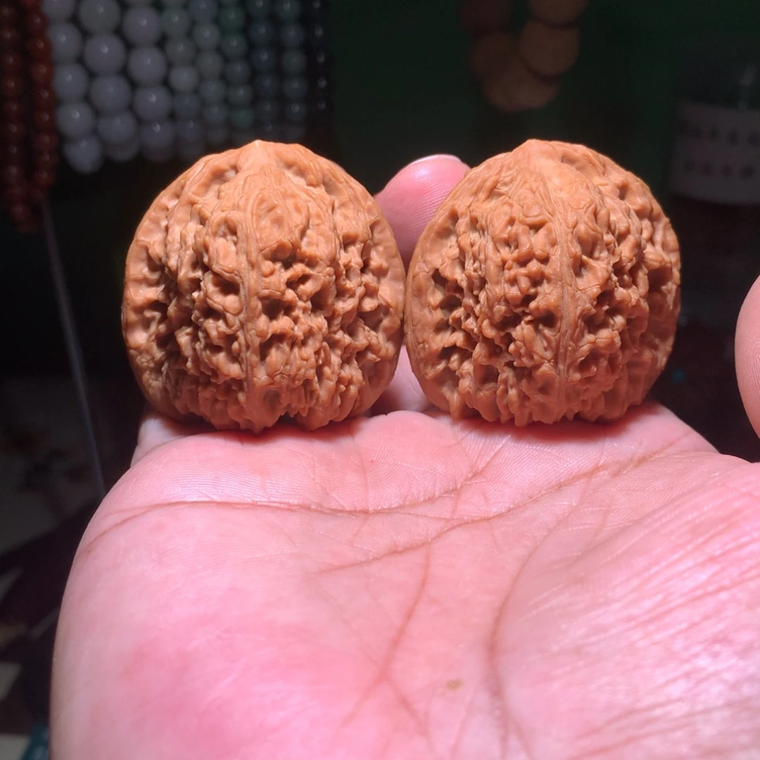 ****文玩核桃把件全家福南疆石   43尺