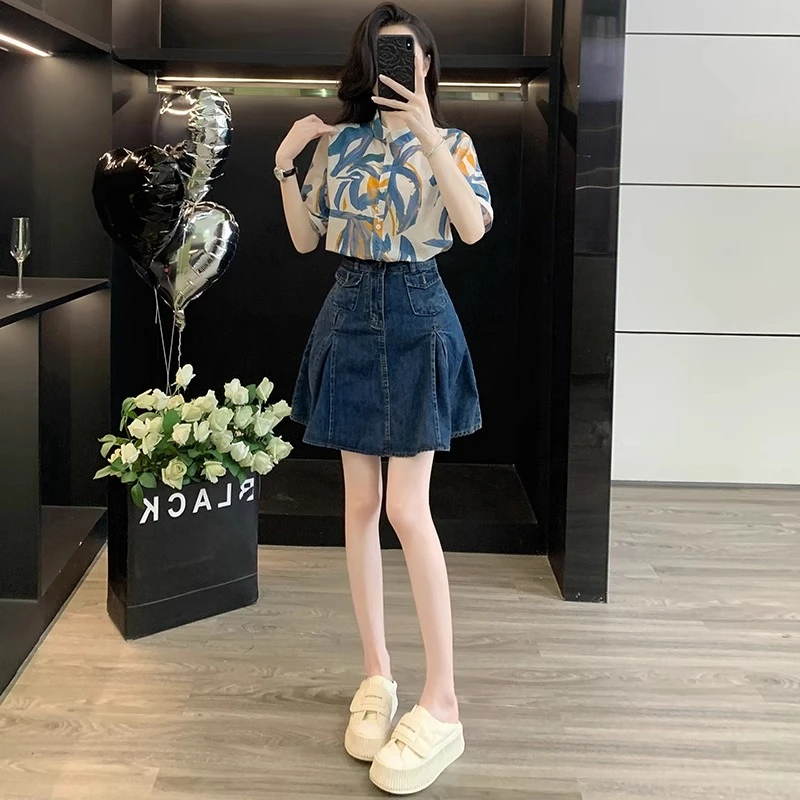夏装减龄穿搭一整套时尚套装女装碎花衬衣高腰牛仔财阀千金女装