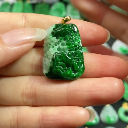 颈饰未镶嵌翡翠吊坠