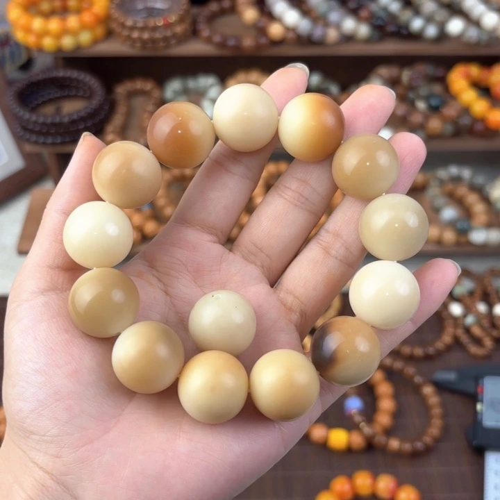 灼***禾白玉菩提吊坠定制