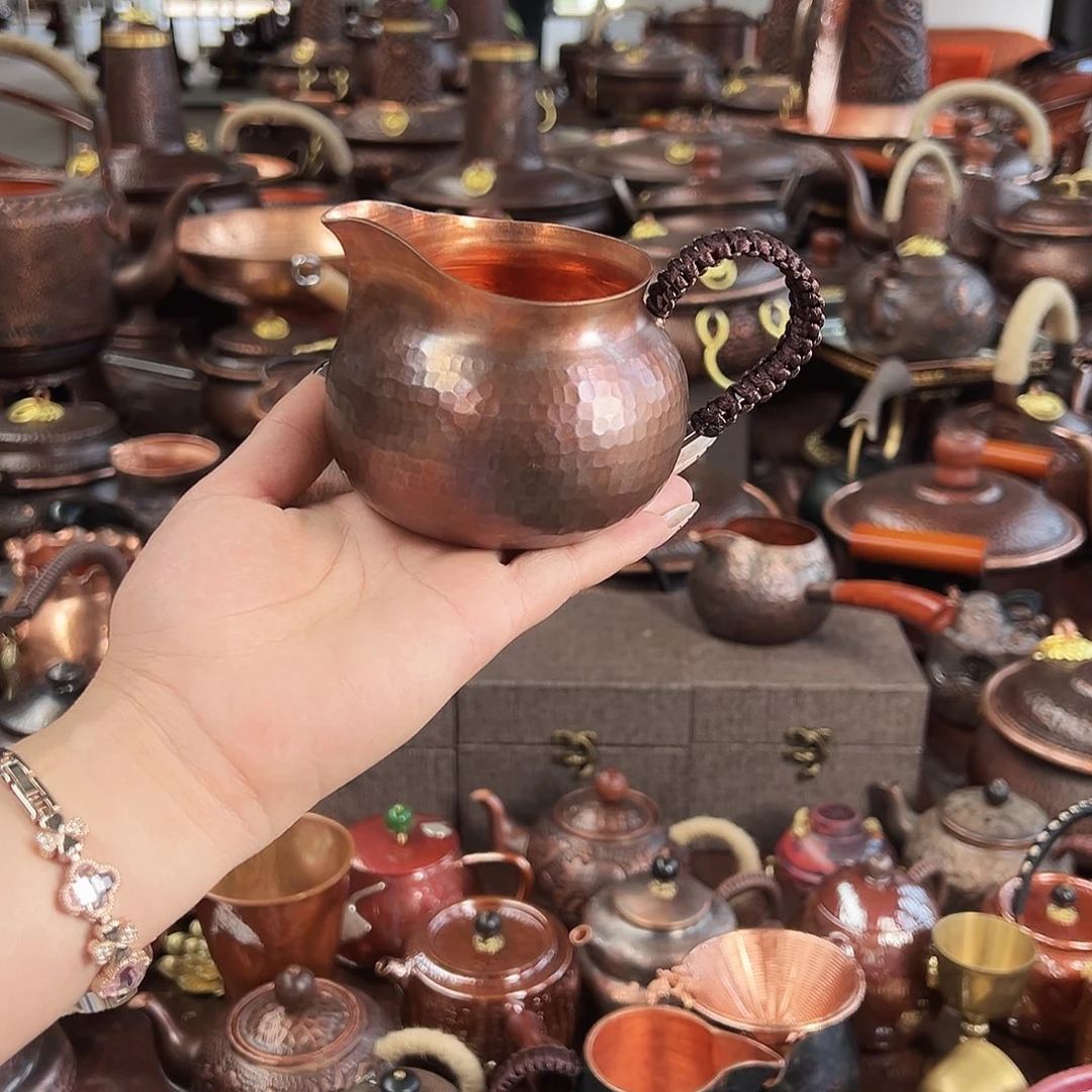 烤色鸭嘴公道杯。