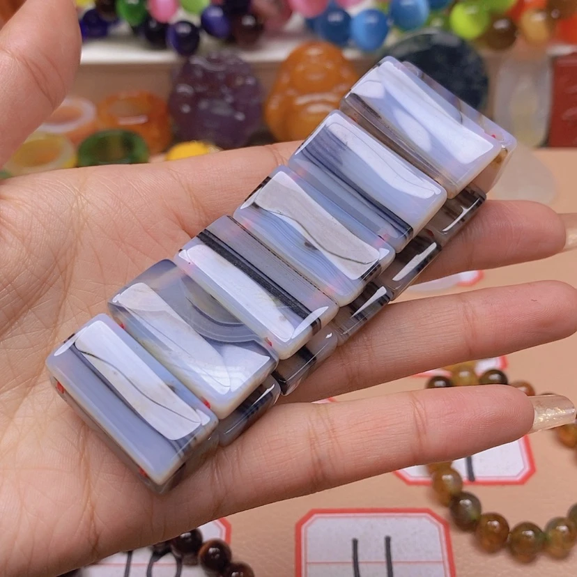 【闪购商品】玛瑙/玉髓颈饰未镶嵌蒙***莎