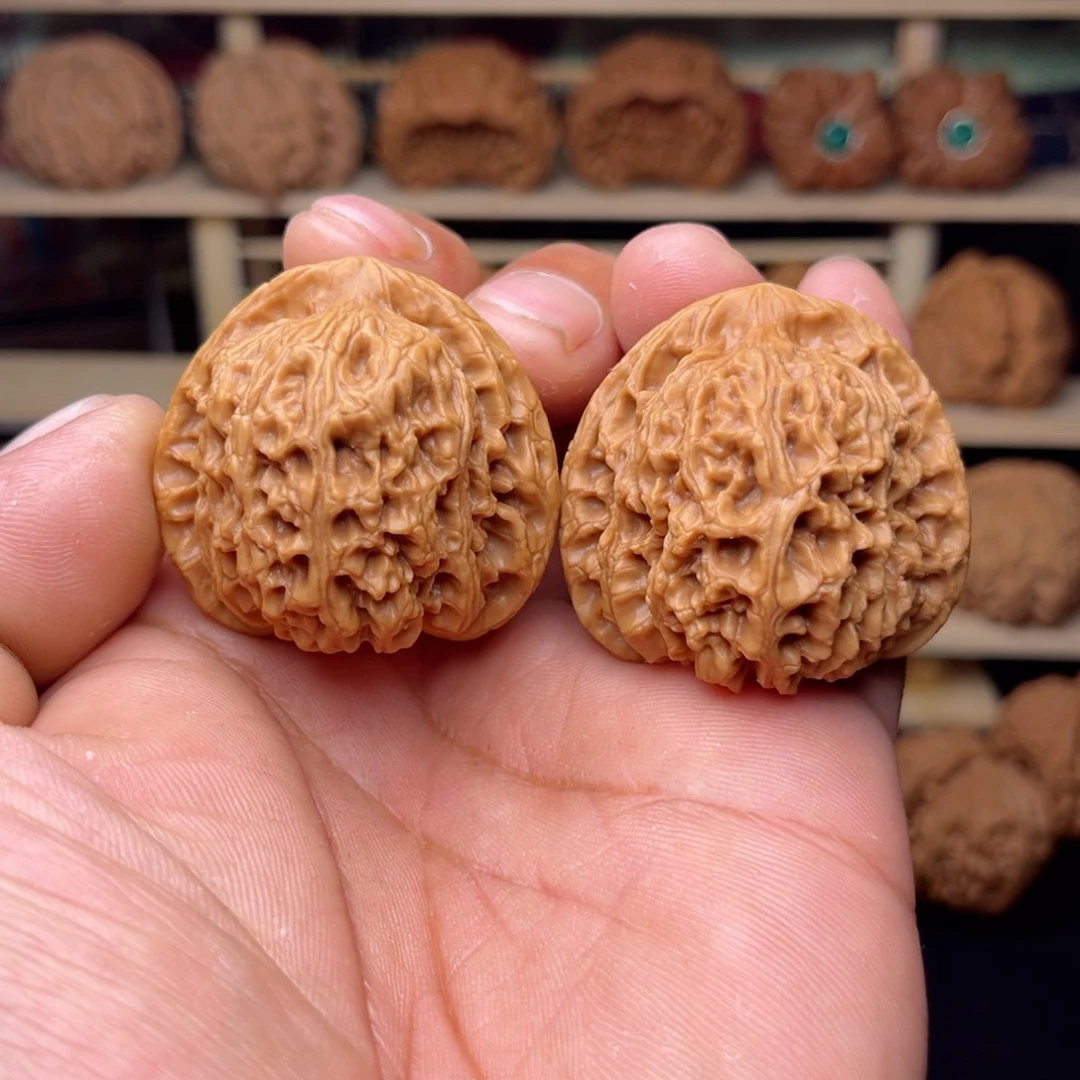 文玩核桃把件文玩核桃把件40尺南疆石