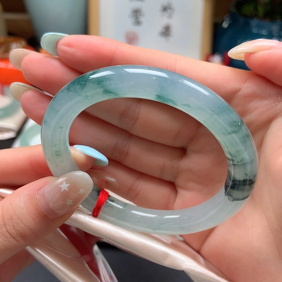 翡翠未镶嵌手镯冰绿意境飘花41号