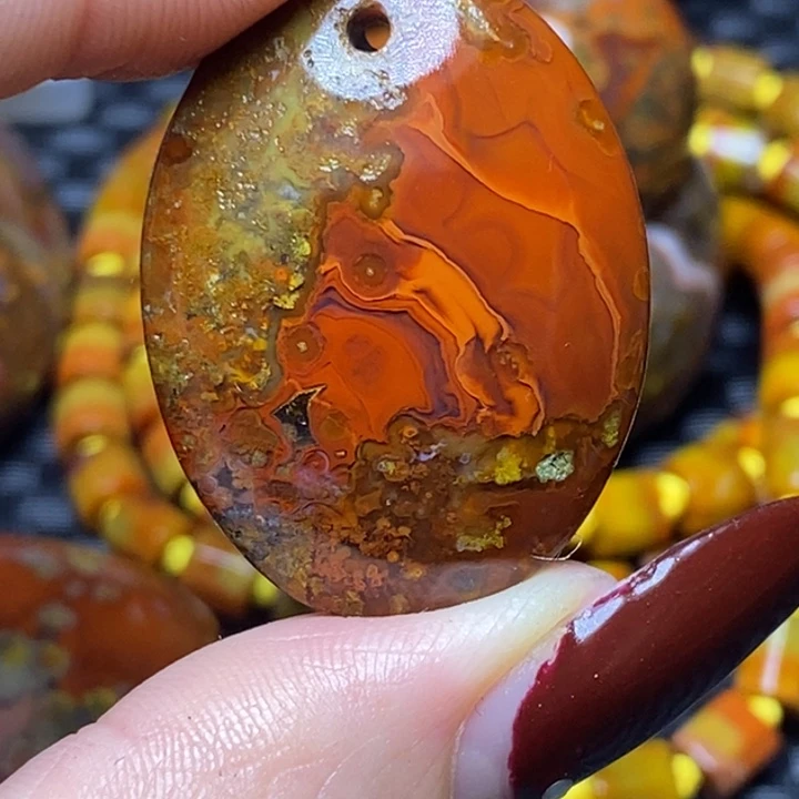 玛瑙/玉髓颈饰未镶嵌