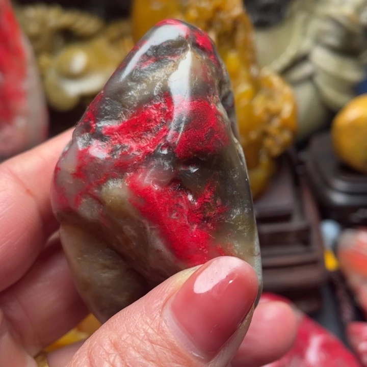 昌化鸡血石质地温润细腻