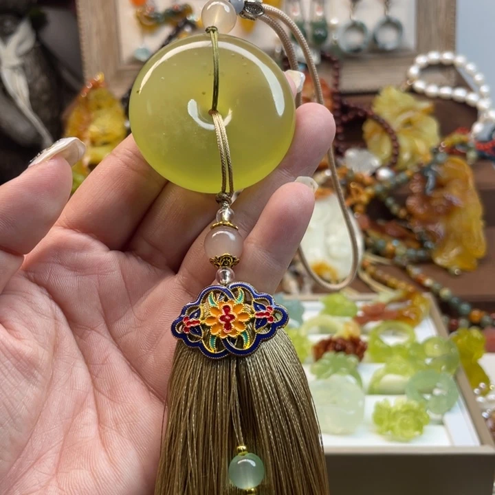 蛇纹石玉车挂未镶嵌